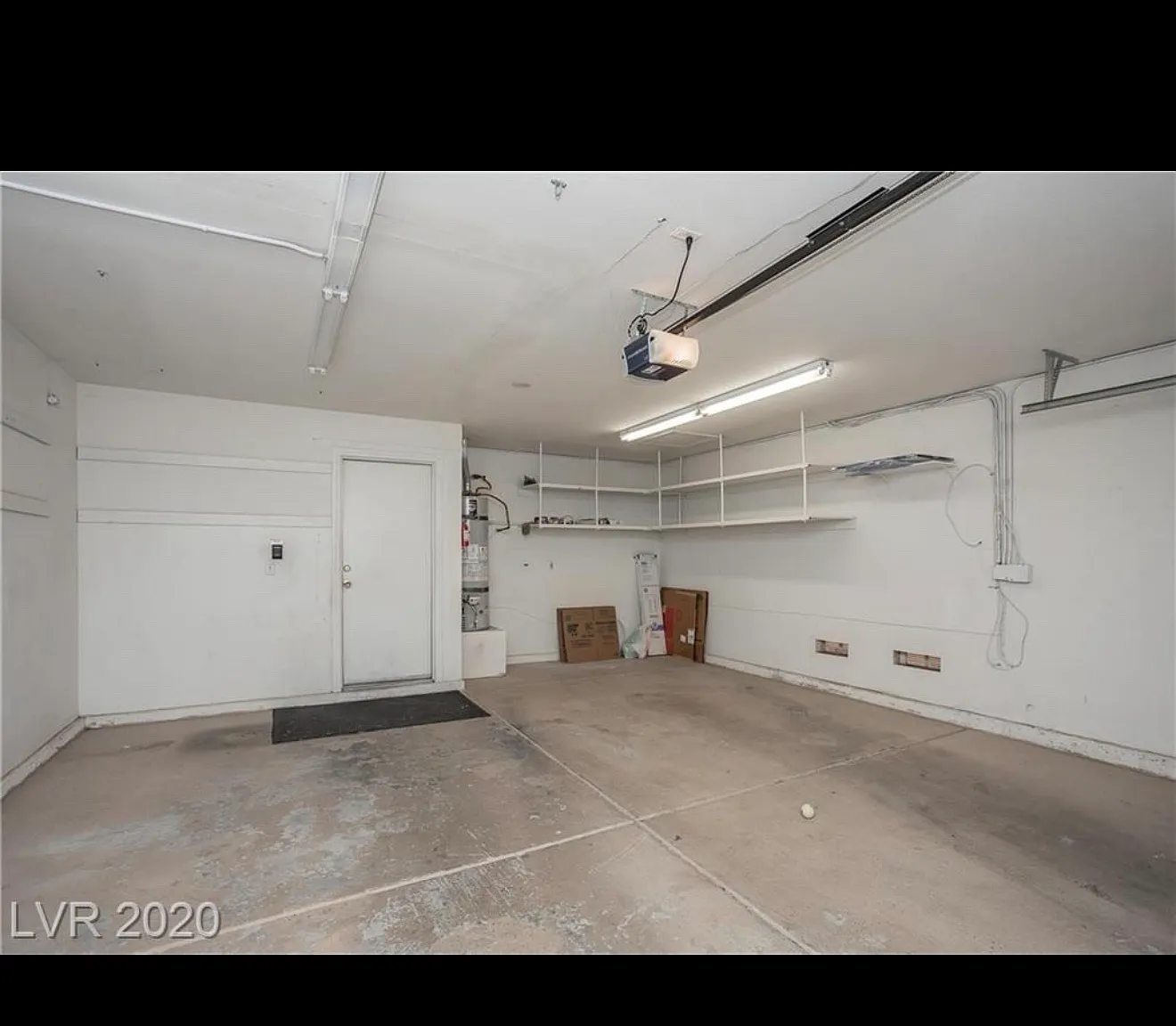 914 Clubview Dr — Photo 2