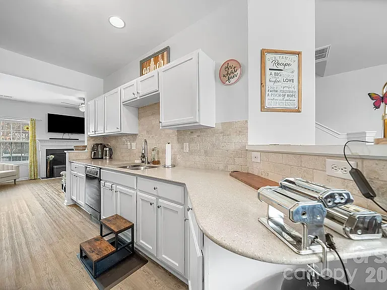 17610 Delmas Dr — Photo 7