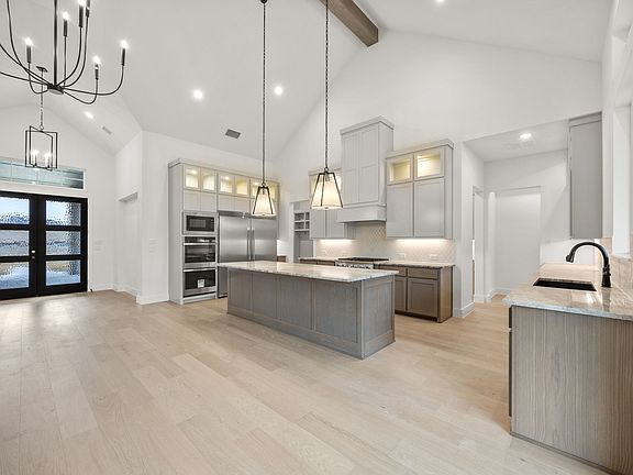 3rd image of 3811 Pandora Dr