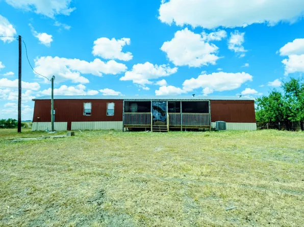 131 Clover Ct, Hubbard, TX 76648