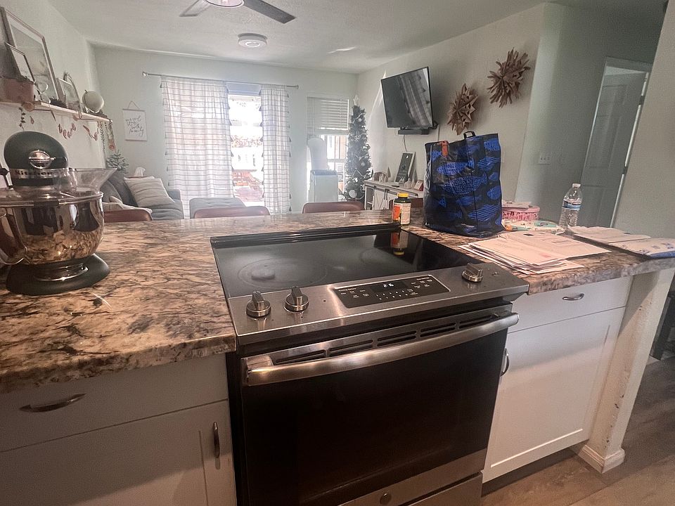 1st image of 75-6081 Alii Dr APT E104