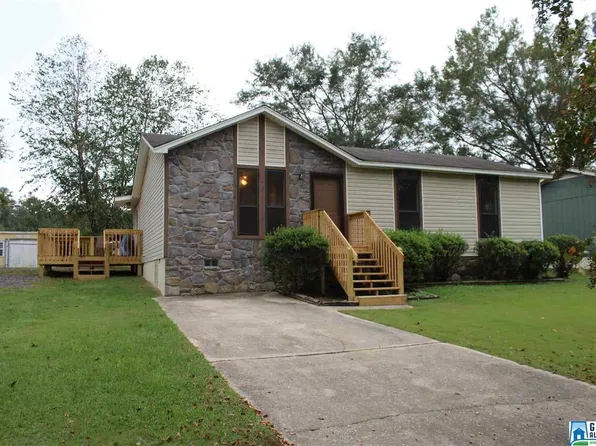 7178 Glass Dr, Bessemer, AL 35023