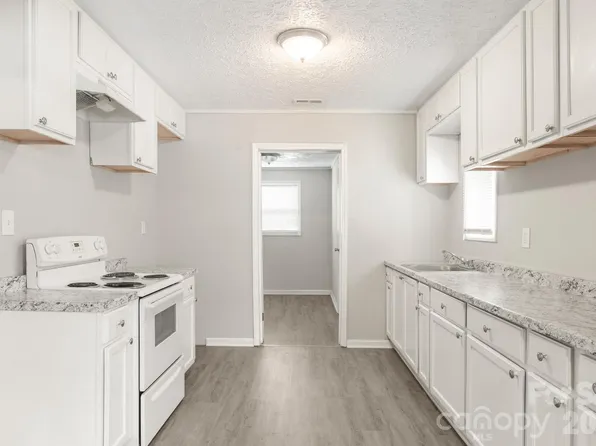 411 S Thompson St, Shelby, NC 28150