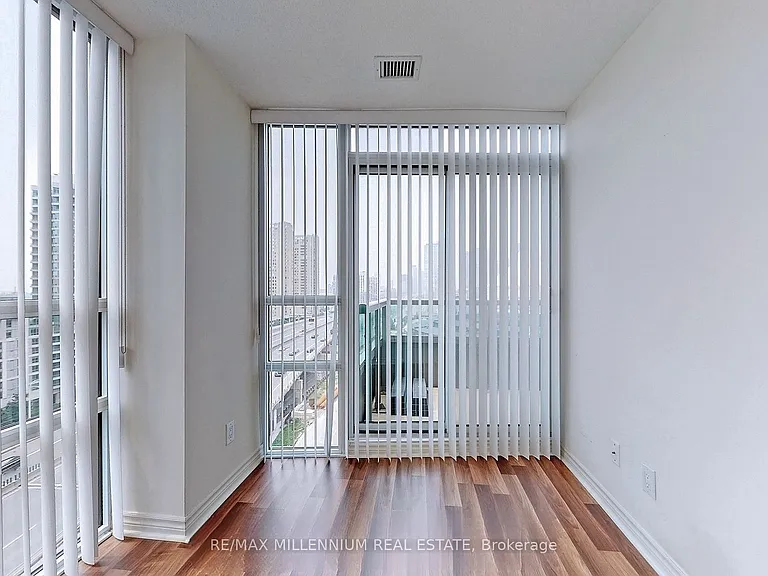 25 Lower Simcoe St #1508 — Photo 24