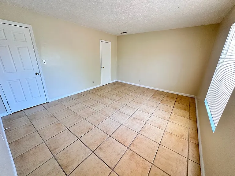 1785 Alpha Ct SE — Photo 16