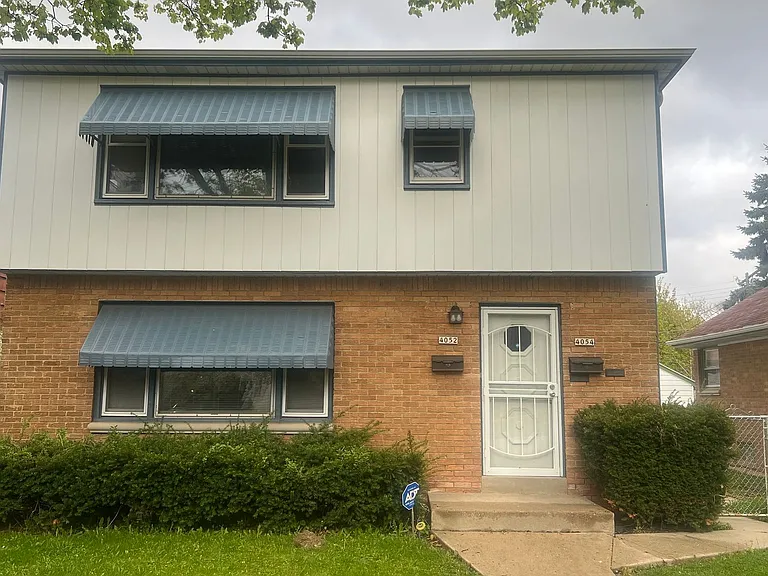 85th - 4052-54 — Photo 2