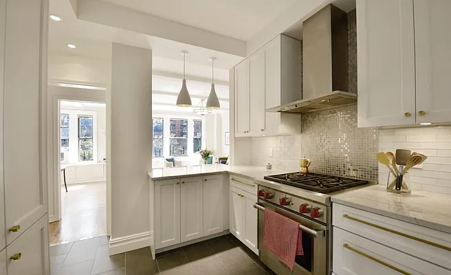 Sold by Compass | media 17