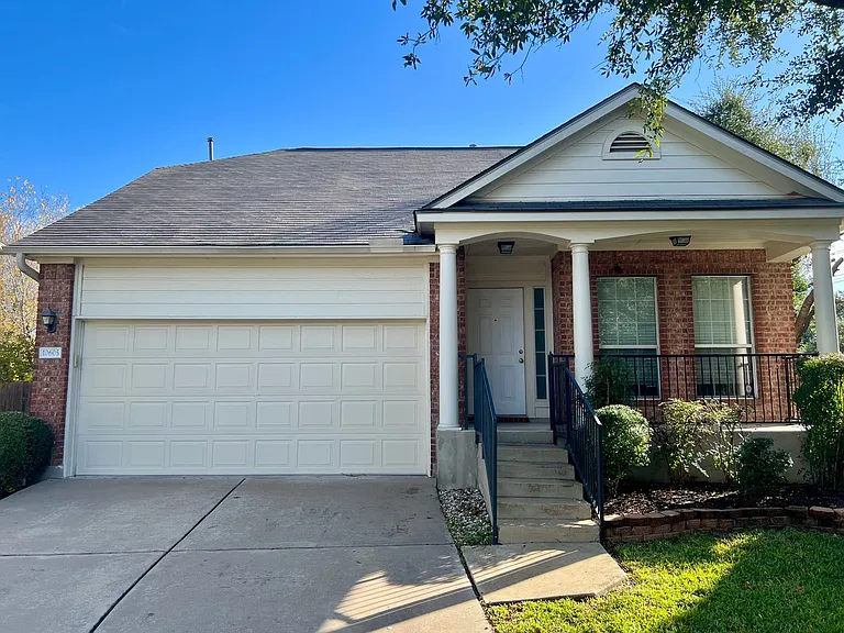 10605 Royal Tara Cv — Photo 1