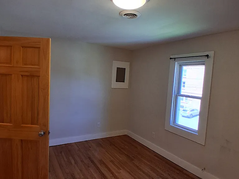 4 115th St #2R — Photo 5