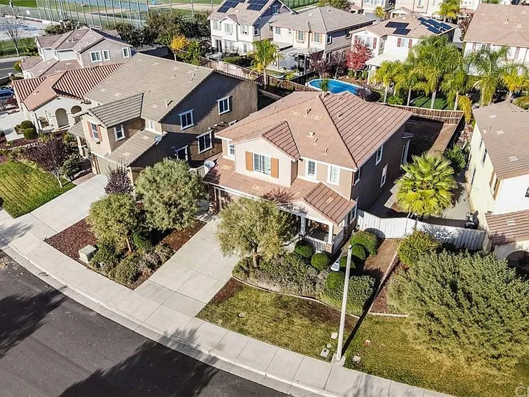 46945 Peach Tree St — Photo 24