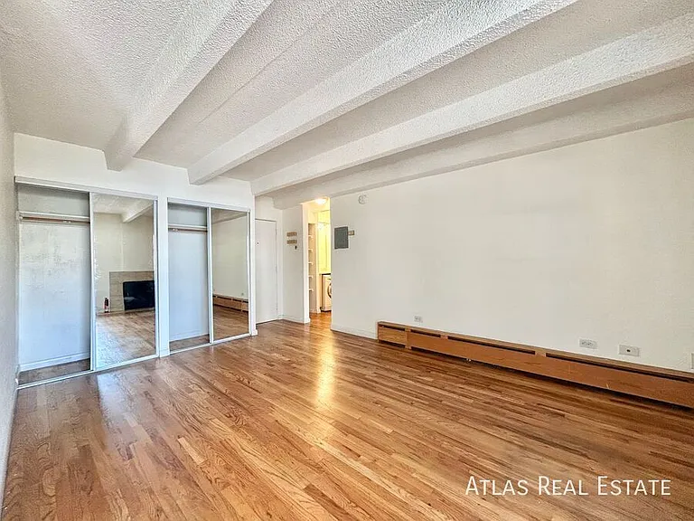 200 N Pearl St #206 — Photo 8