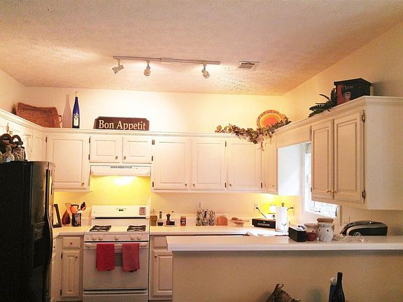 2nd image of 1287 Highfield Dr