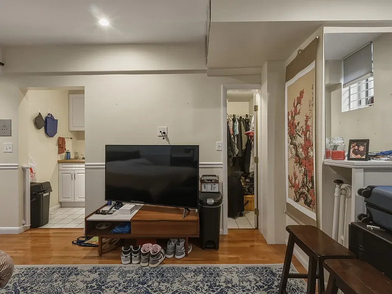 241 W Newton St #3 — Photo 7
