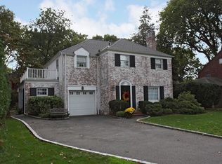 14 Kenwood Rd, Garden City, NY 11530