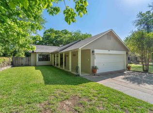 304 W Ney St, Del Rio, TX 78840