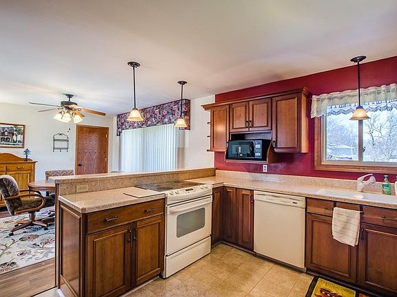 2nd image of 1675 Sassafras Cir