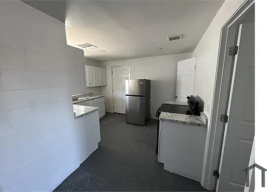 2 bed, 750 sqft, $1,450 — Photo 2