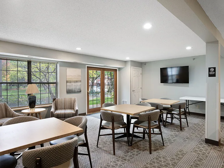 Heritage Park Apartments — Photo 16