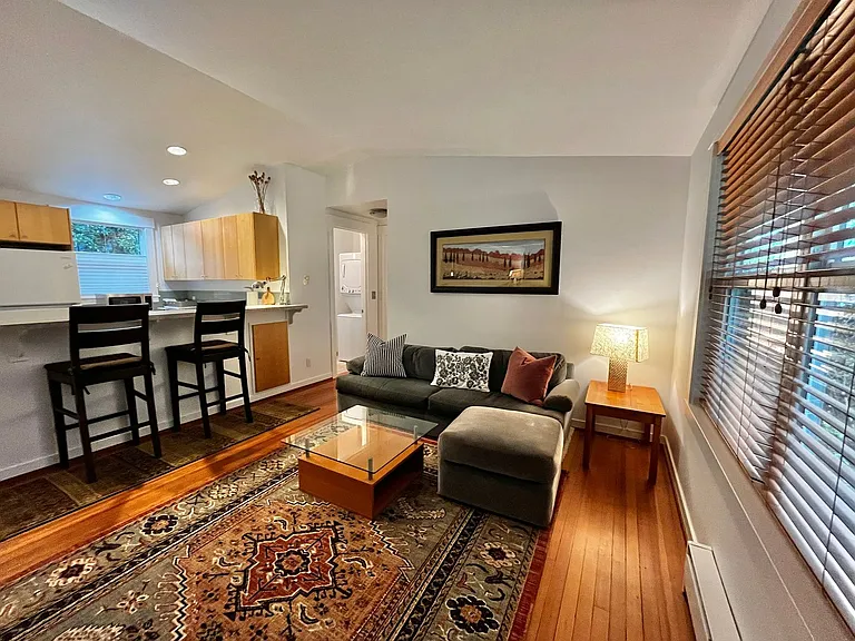 1574 NE Park View Dr #3 — Photo 10