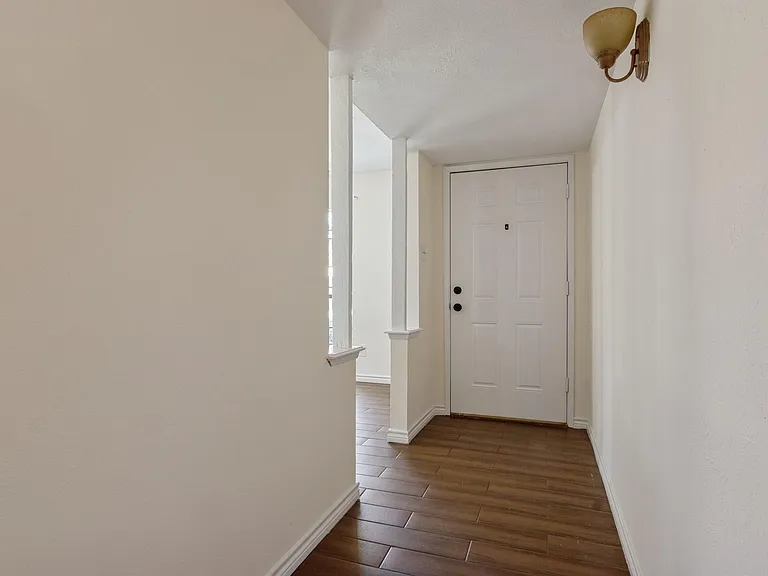 14603 Lorne Dr — Photo 3