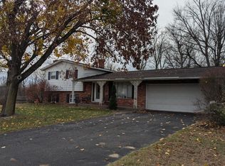 202 Eisenhower Dr, Battle Creek, MI 49014