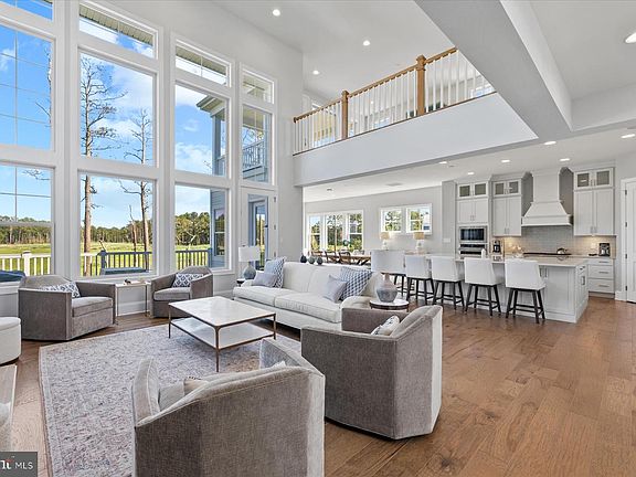 5th image of 33704 Halford Cir