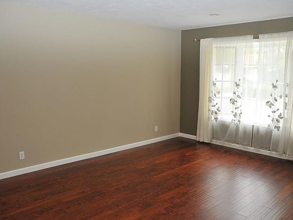 3rd image of 4273 Mountcastle Way