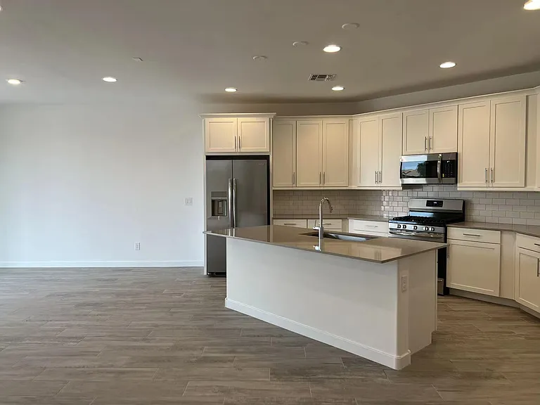 560 E Cactus Wren Dr — Photo 8