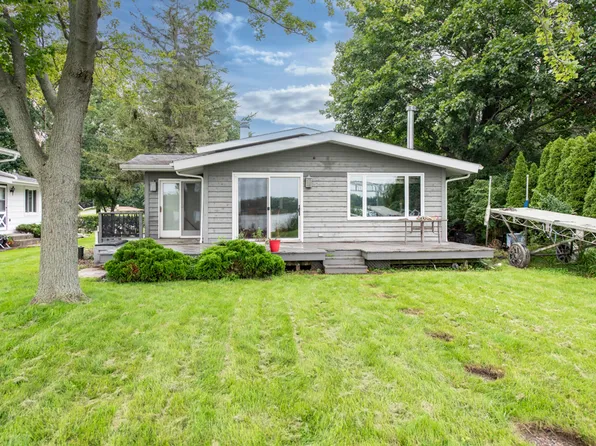 19123 101st St, Bristol, WI 53104
