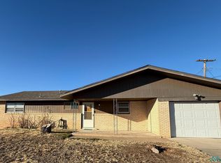 904 W Plaza Dr, Clovis, NM 88101