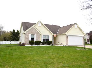 8135 W Lakewood Ln, Franklin, WI 53132