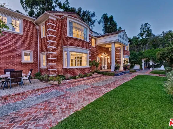 725 N Faring Rd, Los Angeles, CA 90077