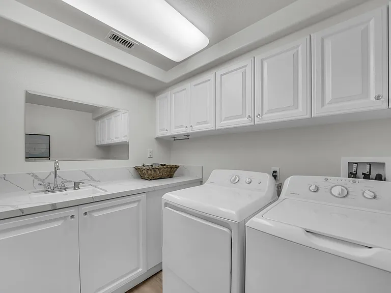 2672 Bungalow Pl — Photo 31