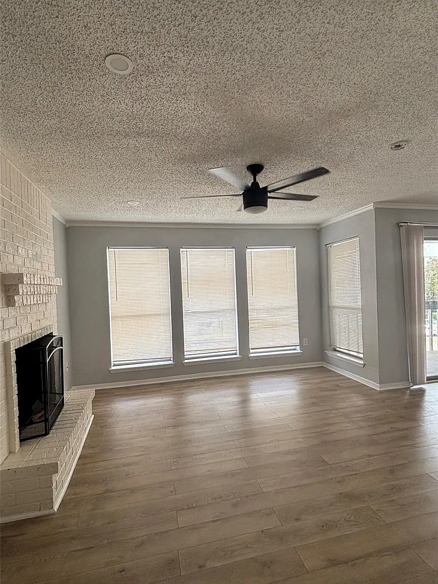 2 bed, 2.0 bath, 997 sqft, $1,400 — Photo 2
