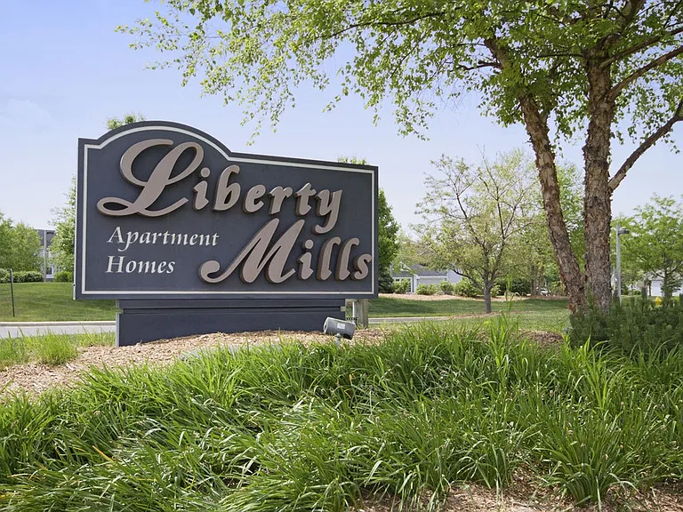 Liberty Mills Apartments — Photo 33