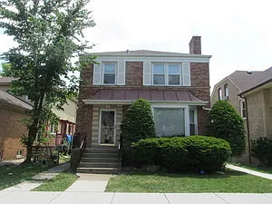 2741 W Greenleaf Ave photo 1