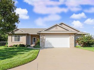 8025 W Suncrest Ct, Wichita, KS 67212