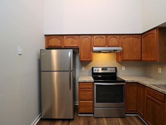 5th image of 745 Statesman Way