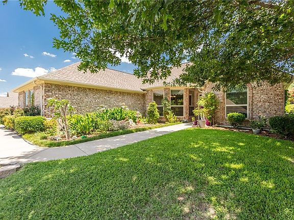 2nd image of 2106 Country Brook Dr
