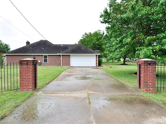3rd image of 1203 Raven Ln
