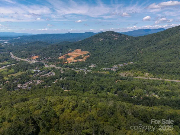 27 Casta Way, Fairview, NC 28803