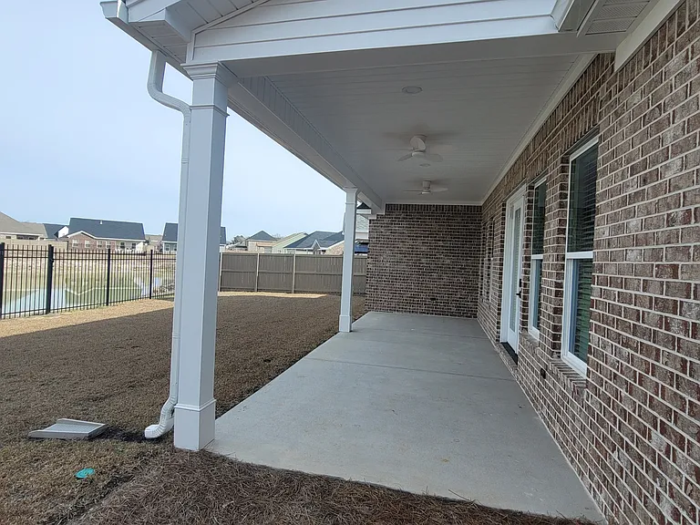 1031 Wessex Dr — Photo 15