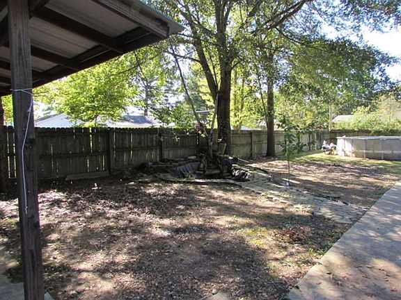 3rd image of 2505 E Court St