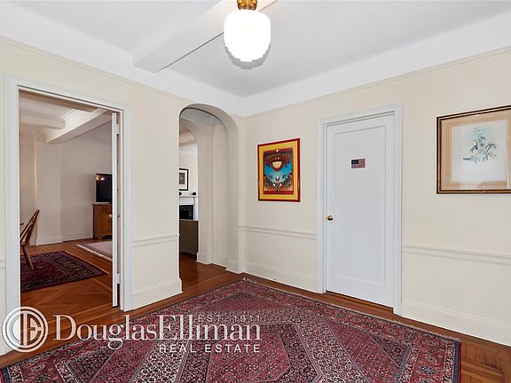 5th image of 305 W 86th St #14A