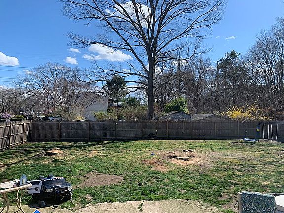 2nd image of 2980 Maine Ave