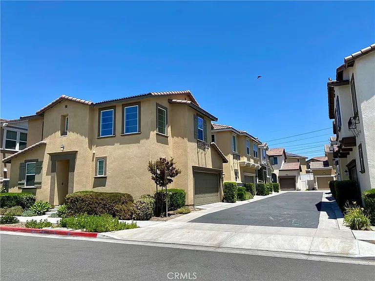 5946 Sendero Ave — Photo 2