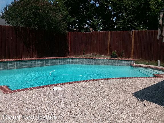 2nd image of 4205 Glennwood Dr