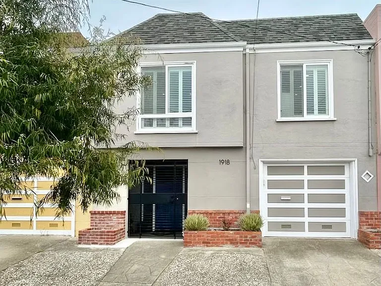 1918 25th Ave — Photo 1