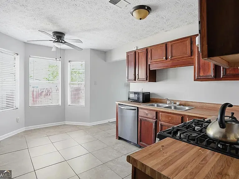 5420 Forest Downs Cir — Photo 10