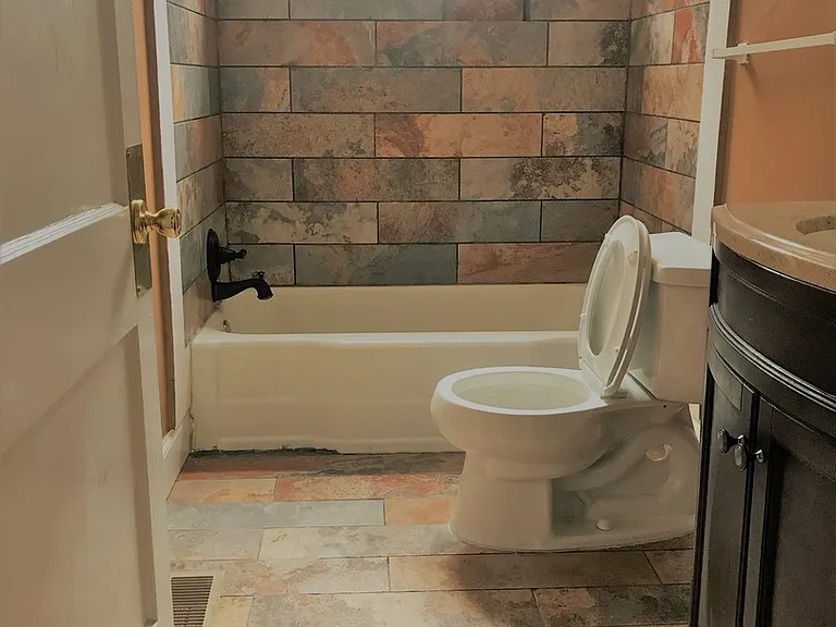 1620 Christine Dr — Photo 10